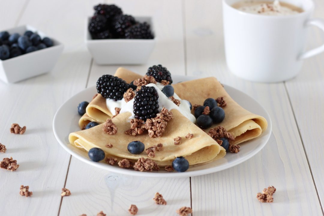 Dinkel-Crépes mit Beeren • kathleensdream.de